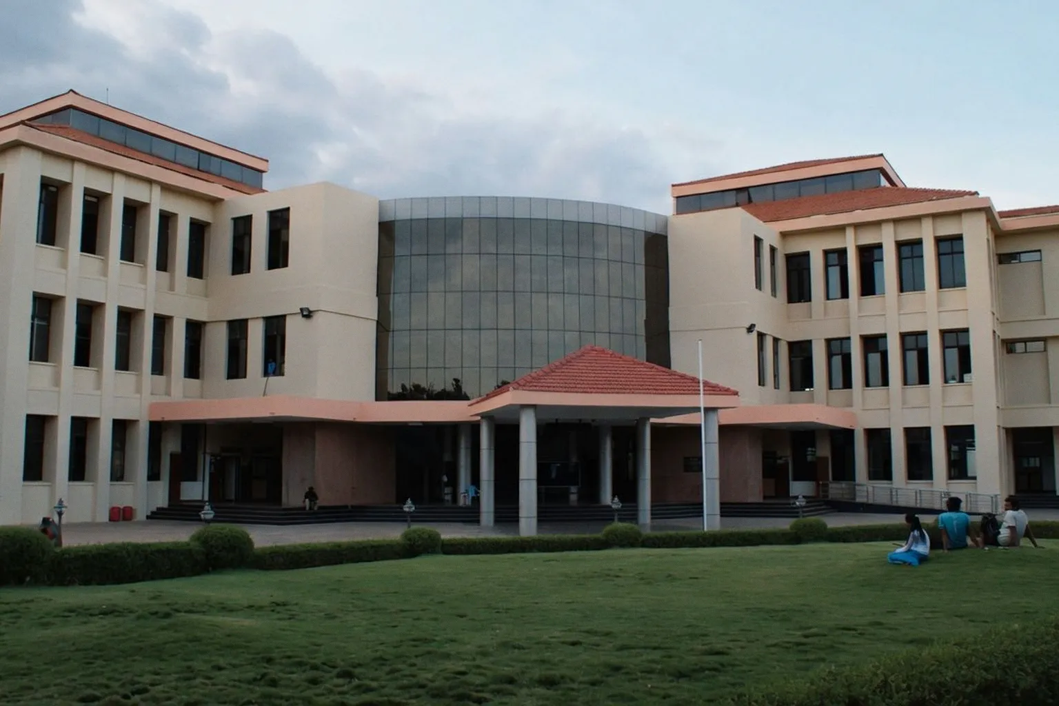 Онлайн-курсы для инженеров от IIT Madras: что важно знать перед подачей заявки